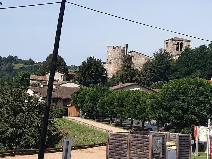 gite de Sauviat 25 chemin du grand Pacher le bourg de Sauviat 63120 Hébergement de vacances
